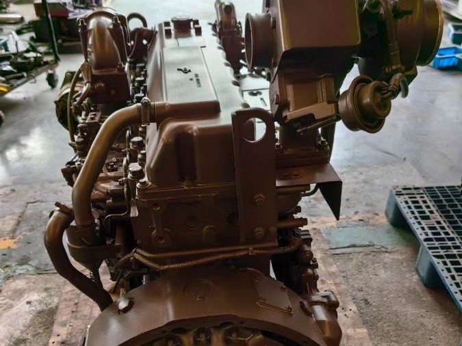Second Hand Bus Spare Parts YuChai6L260-42 Engine Euro 4 Diesel 260 Maximum horsepower