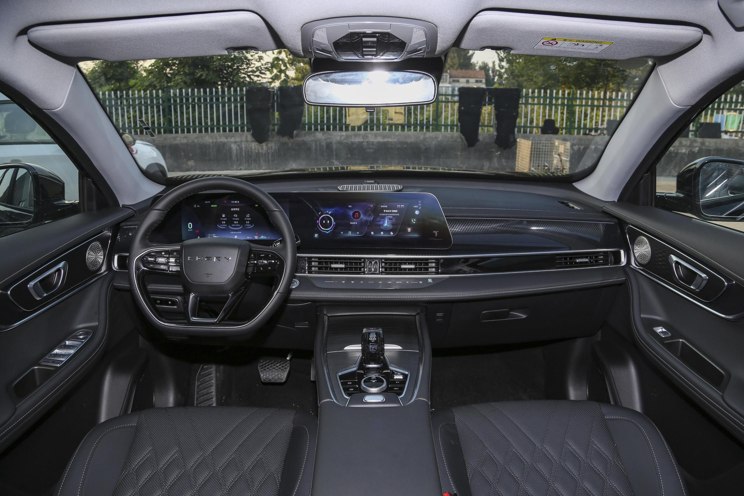 Chery Tiggo 7 PLUS PHEV Left Hand Drive Electric SUV with Ternary Lithium Battery 5-Door 5-Seat SUV