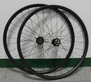 Quality 2014 stiffnesee and fashion Chinese carbon clincher mtb 29er*25mm wheelset rims width 30mm wholesale