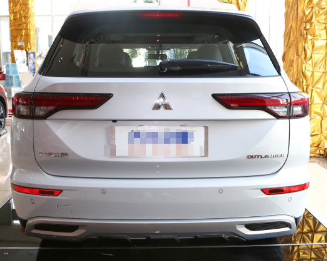 Outlander 2023 model 1.5t cvt two-wheel drive Zunyao version 7 seats Compact car