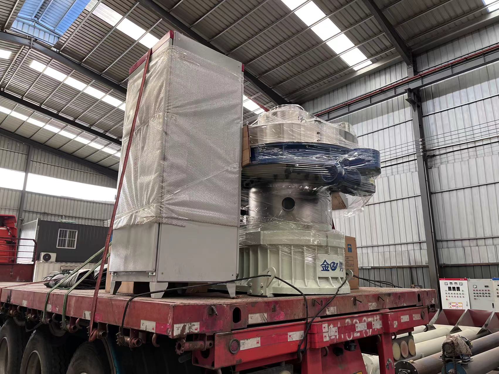 Air-Cooled Radiator Cool Down The Gear Oil In Wood Pellet Making Machine 2 Years Gear Warranty