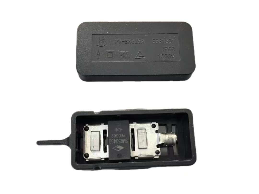 UL TUV Certified PPE Insulated Class II 1500 VDC PV Junction Box