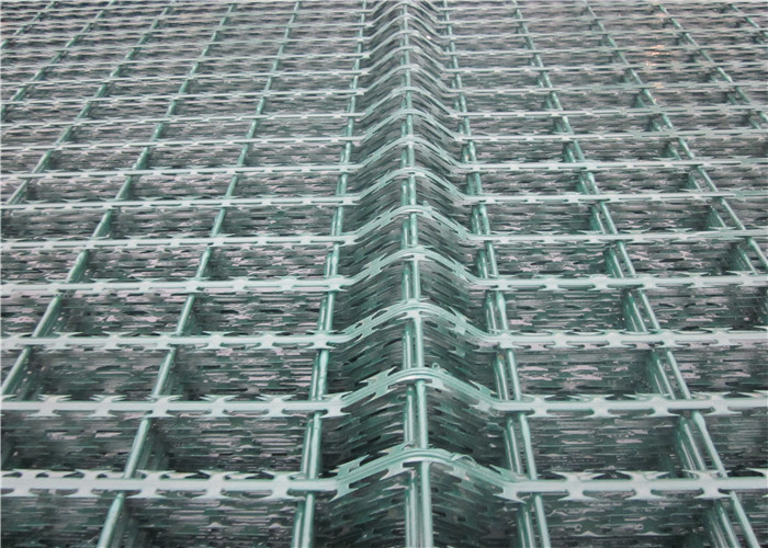 Welded Razor Wire Mesh Fencing Panels With Diamond Hole For African Market