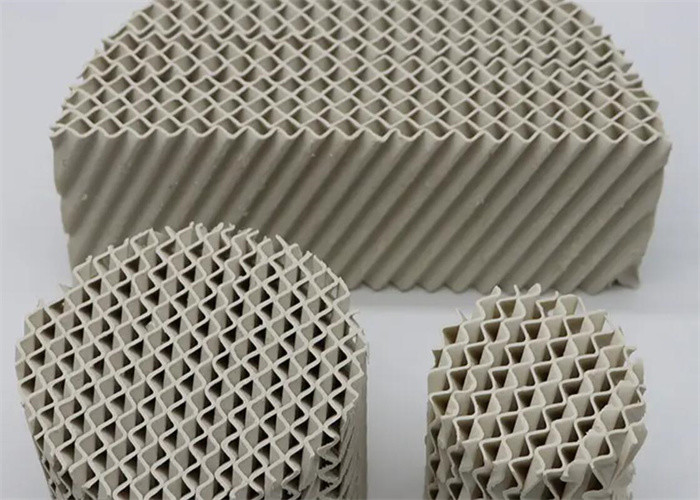 Anti Alkali 4mm Thickness PP Ceramic Structure Packing In Distillation