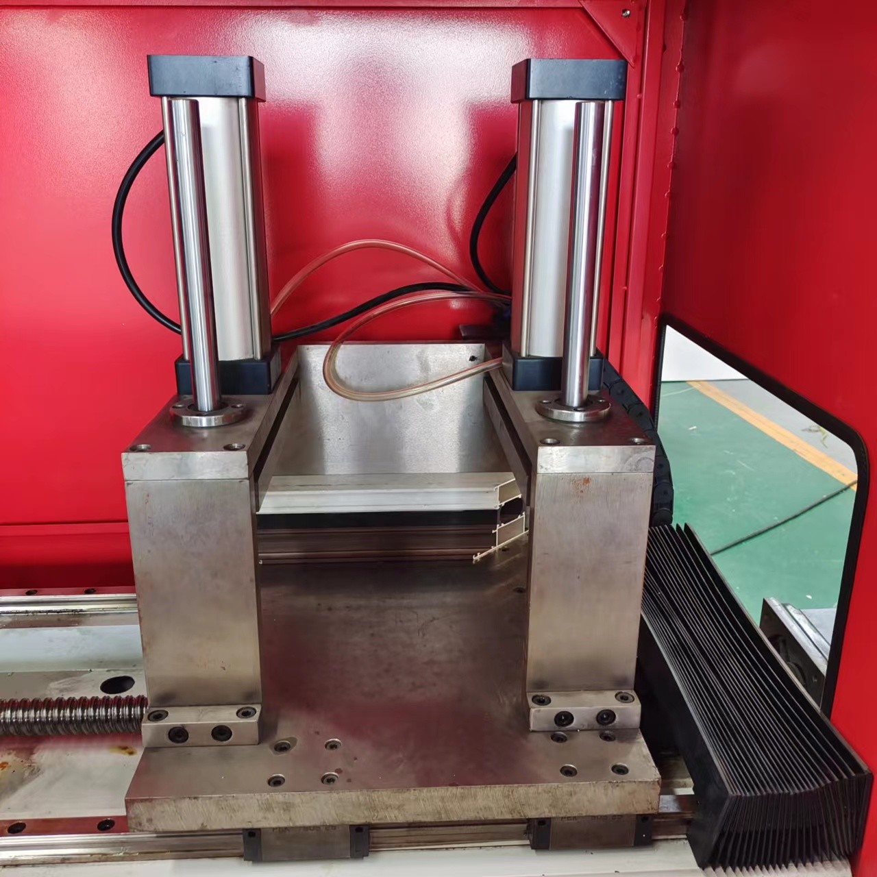 Automatic Corner Cutting Saw Cnc Aluminium Bar Cutting Machine