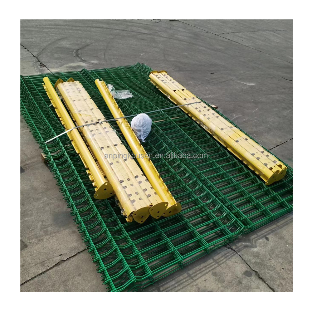 3D Curved Welded Wire Mesh Panel Security Fence with Pressure Treated Heat Treated Wood