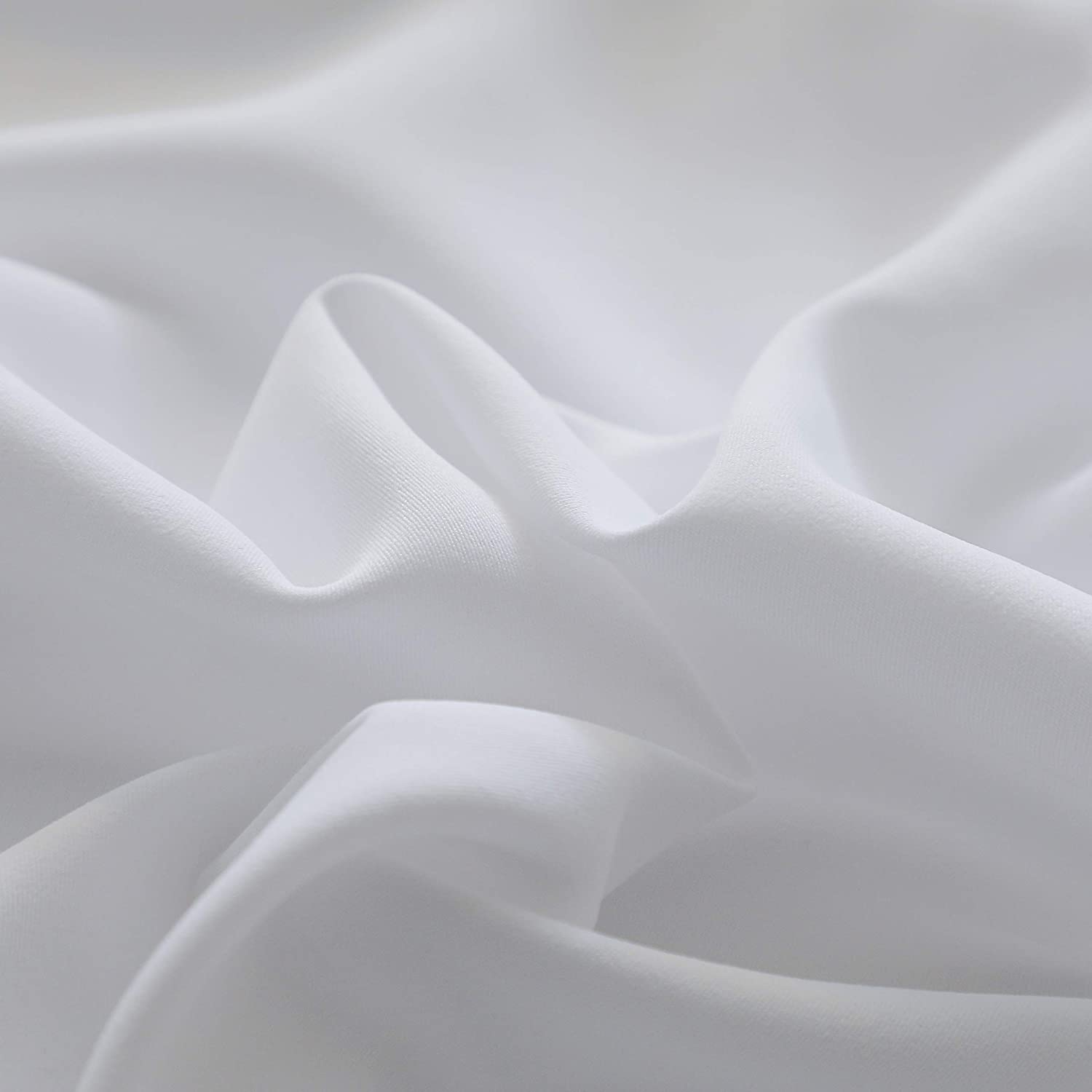 Full Size Microfiber Fitted Sheet with 200TC Thread Count and Deep Mattress Pockets