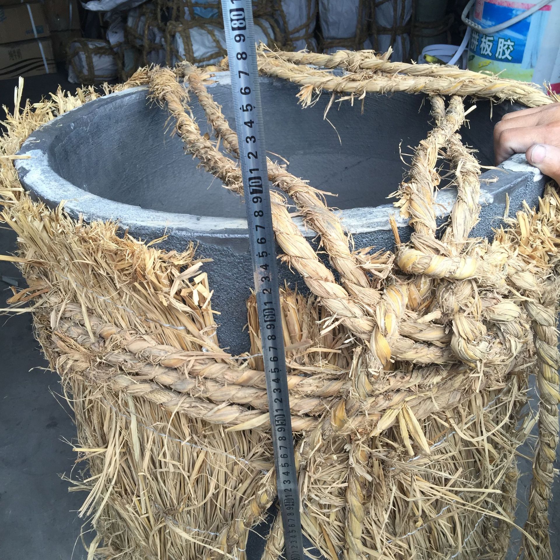 Customized Refractory Graphite Crucible 500kg 300kg 100kg for Refractory Industry