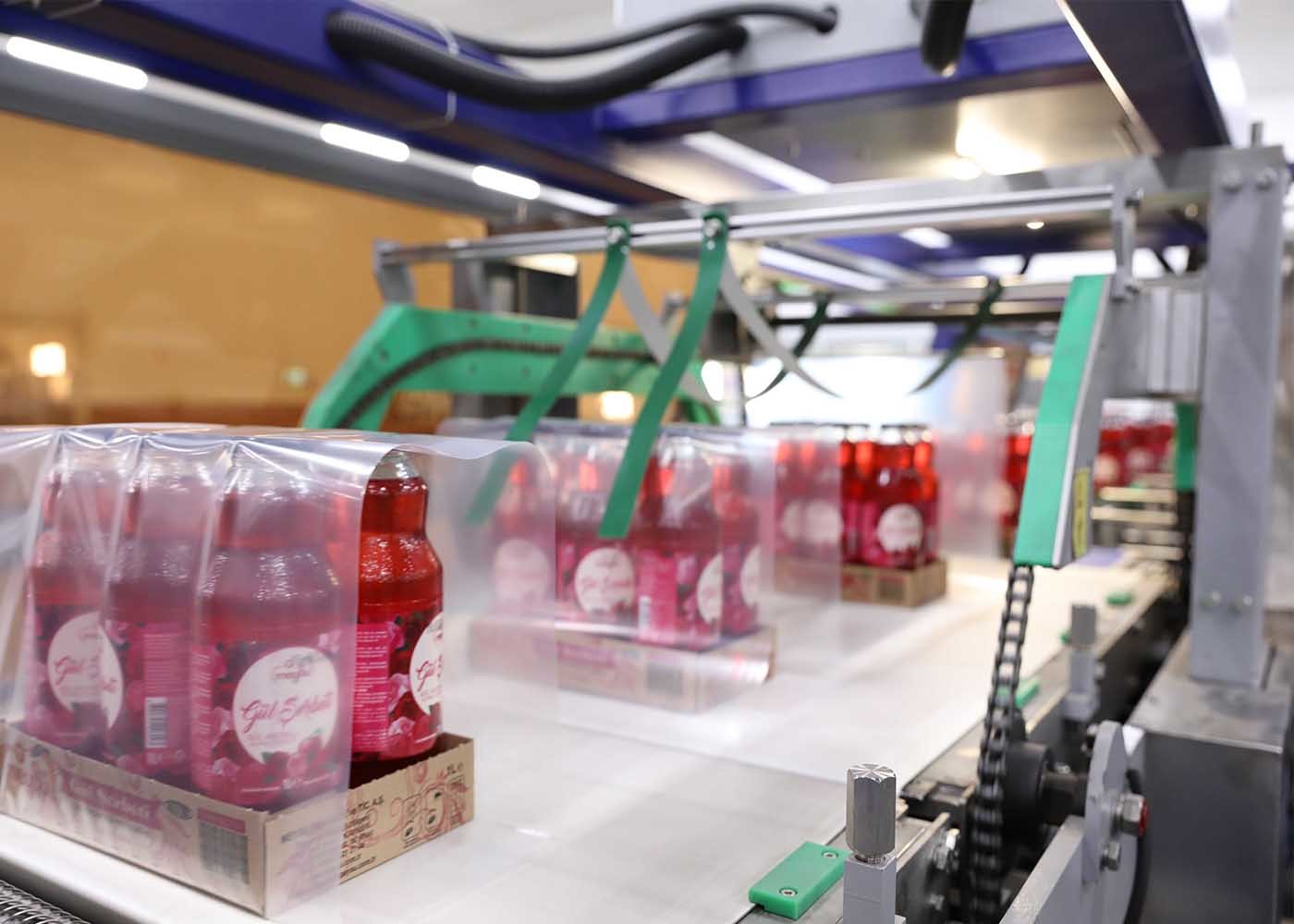 2 Liter Shrink Wrapping Machine For PET Bottle With Automatic PLC Control