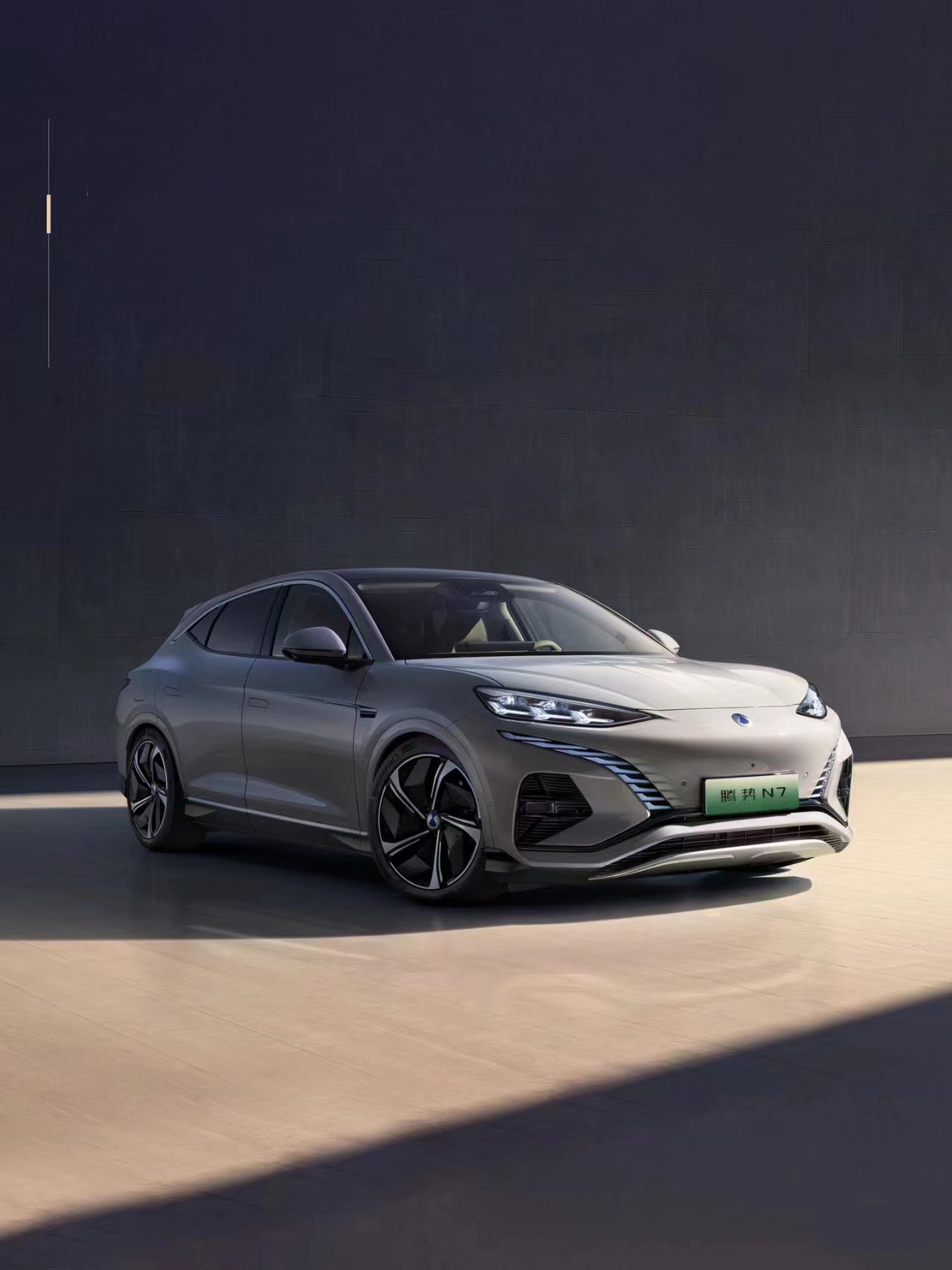 Maximum torque 360N.m DENZA N7 2024 ultra long range 702km edition 230kW 313hp motor 5 door 5 seats SUV 91.3kWh blade battery