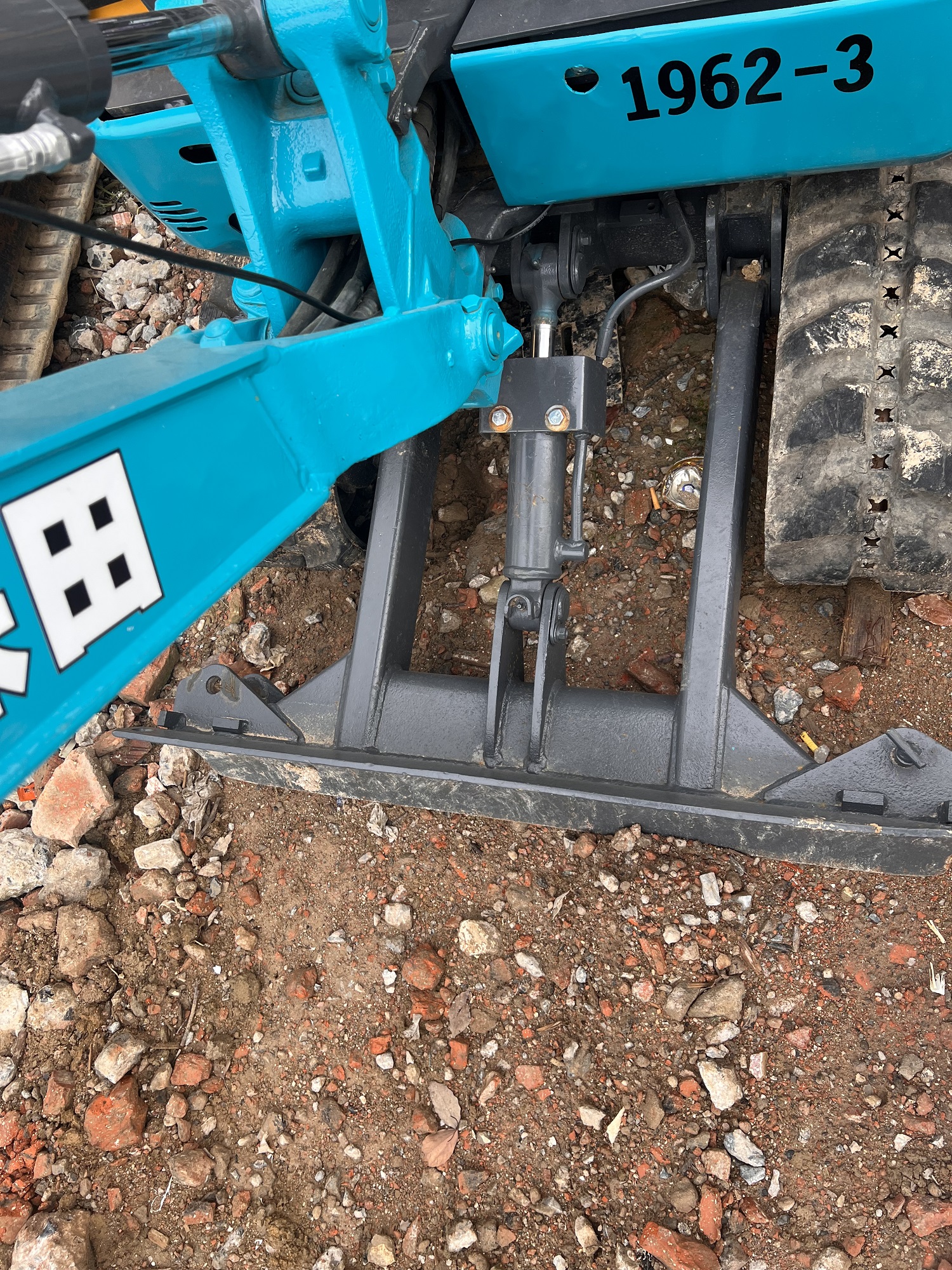 Low working hours road machinery Kubota U17 used excavator with high quality engine and pump excav cheap excav used crawler