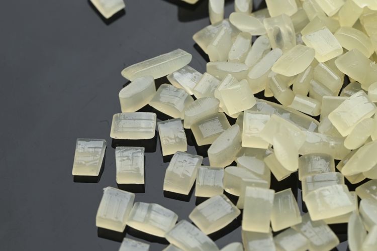 Multi Function Eva Hot Melt Adhesive Durable Quality For Clothing Edge Sealing