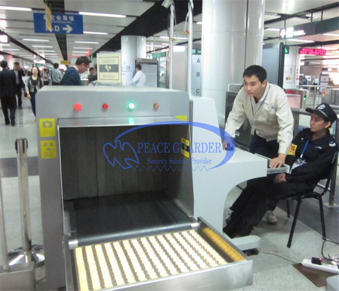 Subway Station Medium X Ray Baggage Scanner 10mm Steel Penetration PG6550 With Operation Table