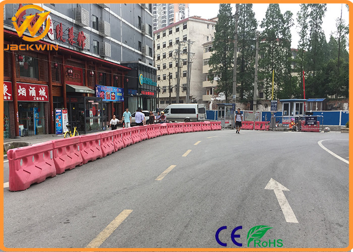 Road Crowd Control HDPE Solid Plastic Traffic Barriers 7.5 Kg Portable Road Barriers