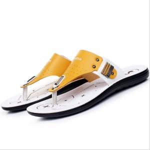 Quality Outdoor men's genuine leather slippers Handmade Round Toe Mens Beach Flip Flops wholesale
