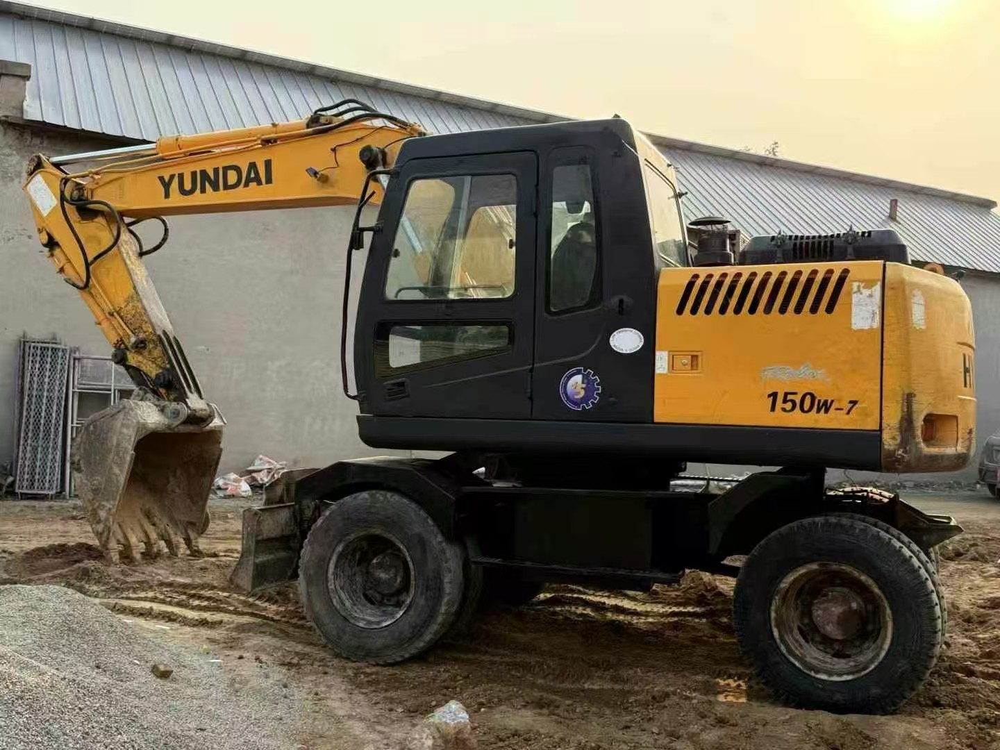 150w-7 Used Hyundai Wheel 15Ton Excavator With 0.71m3 Bucket Capacity