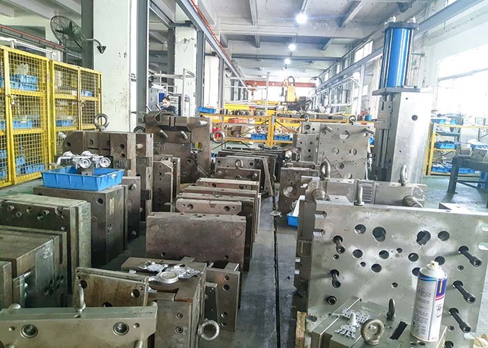 Sturdy Aluminium Casting Parts CNC Machining Rubber Coating Surface