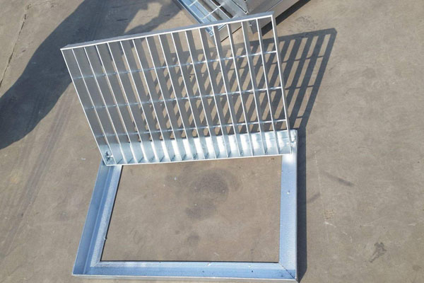 Anti theft ditch cover plate
