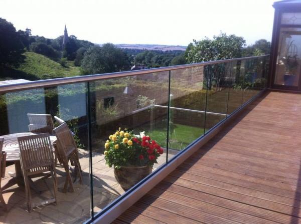 U Channel Frameless Glass Railing Apartment House Staircase / Stairwell Brushed