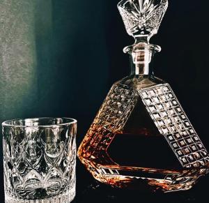 Quality Beverage Decanter Glass Durable Wine Aerator Decanter Wine Bottle Modern Wine Decanter wholesale