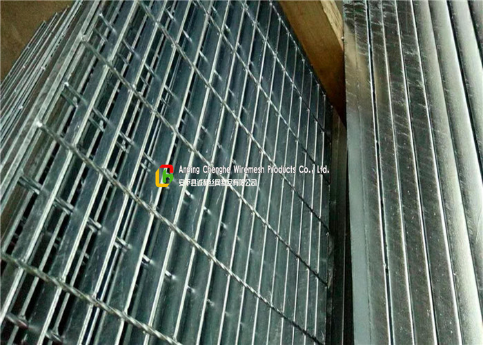 Silver White Metal Mesh Grate , Stainless Steel Metal Catwalk Flooring
