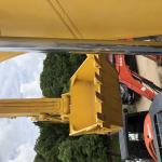 Excavating 20 tons of durable hydraulic track type PC Komatsu 200 second-hand