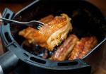 Black Manual Non Stick Electric 4.5L Air Fryer Oil Free 110V - 240V