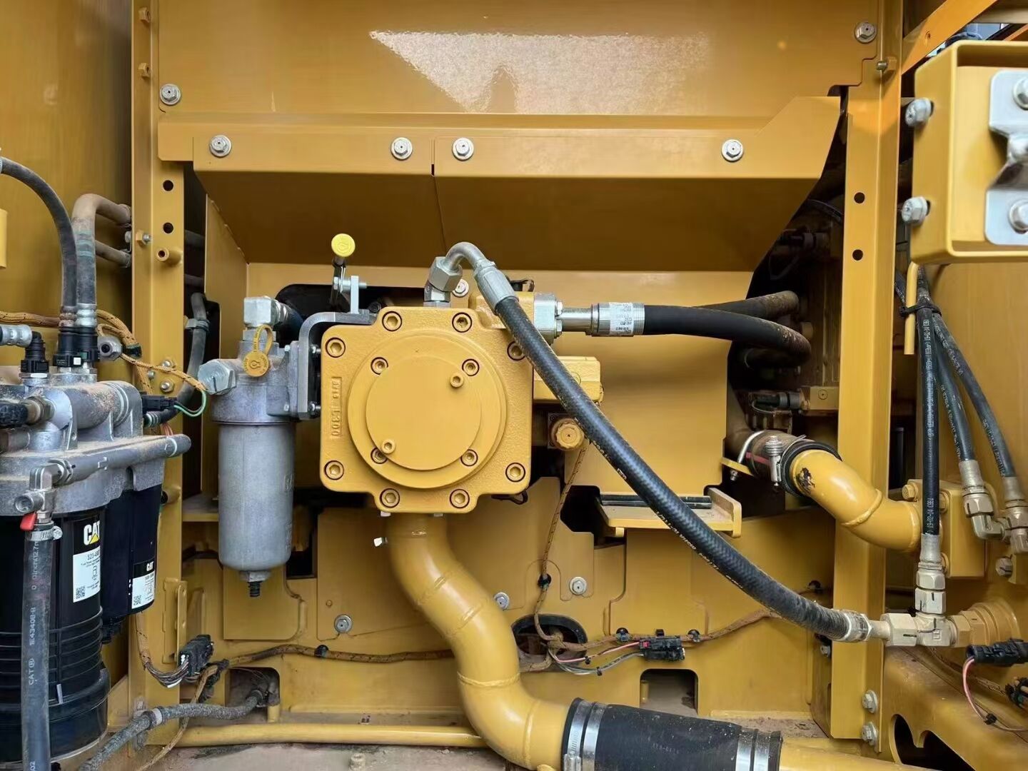 Second-Hand CATERPILLAR Excavator 1.2m³ Bucket Low Maintenance