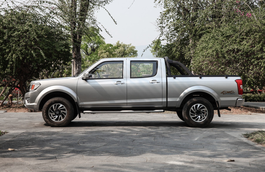 DONGFENG New RICH Pickup Truck/ZG24 Engine/2WD, Gasoline, 2.4L, Euro V, 5MT, Cargo size: 1395*1390*430mm