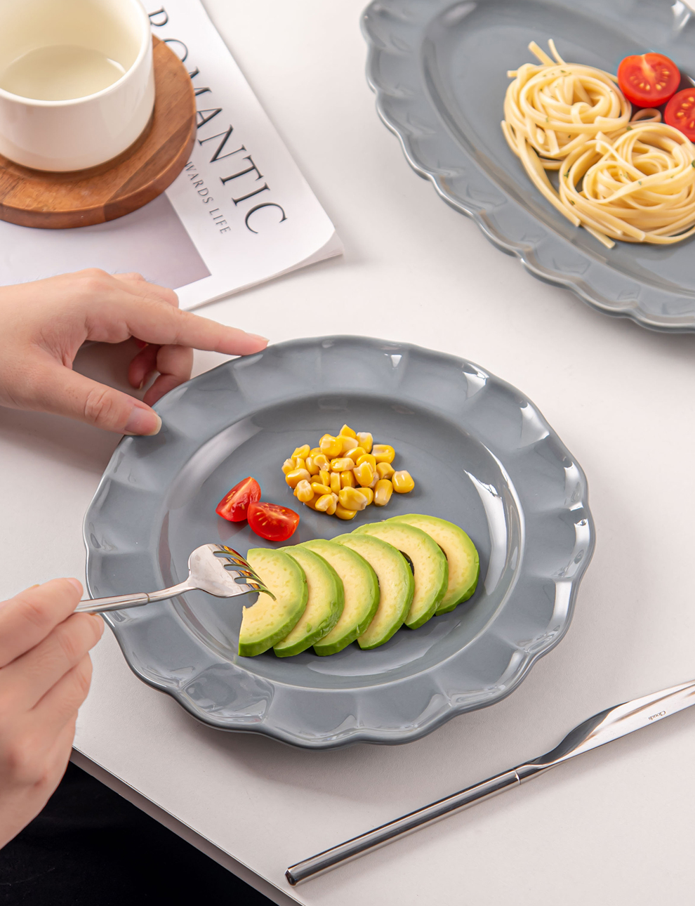Solid Color Dinnerware Set Nordic Style Ceramic Plates And Bowls With Sunflower Shape