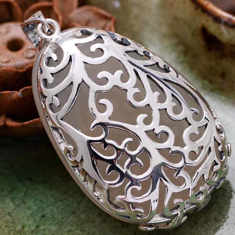 Sterling Silver Peafowl Style White Chalcedony Pendant Neclace (041001)