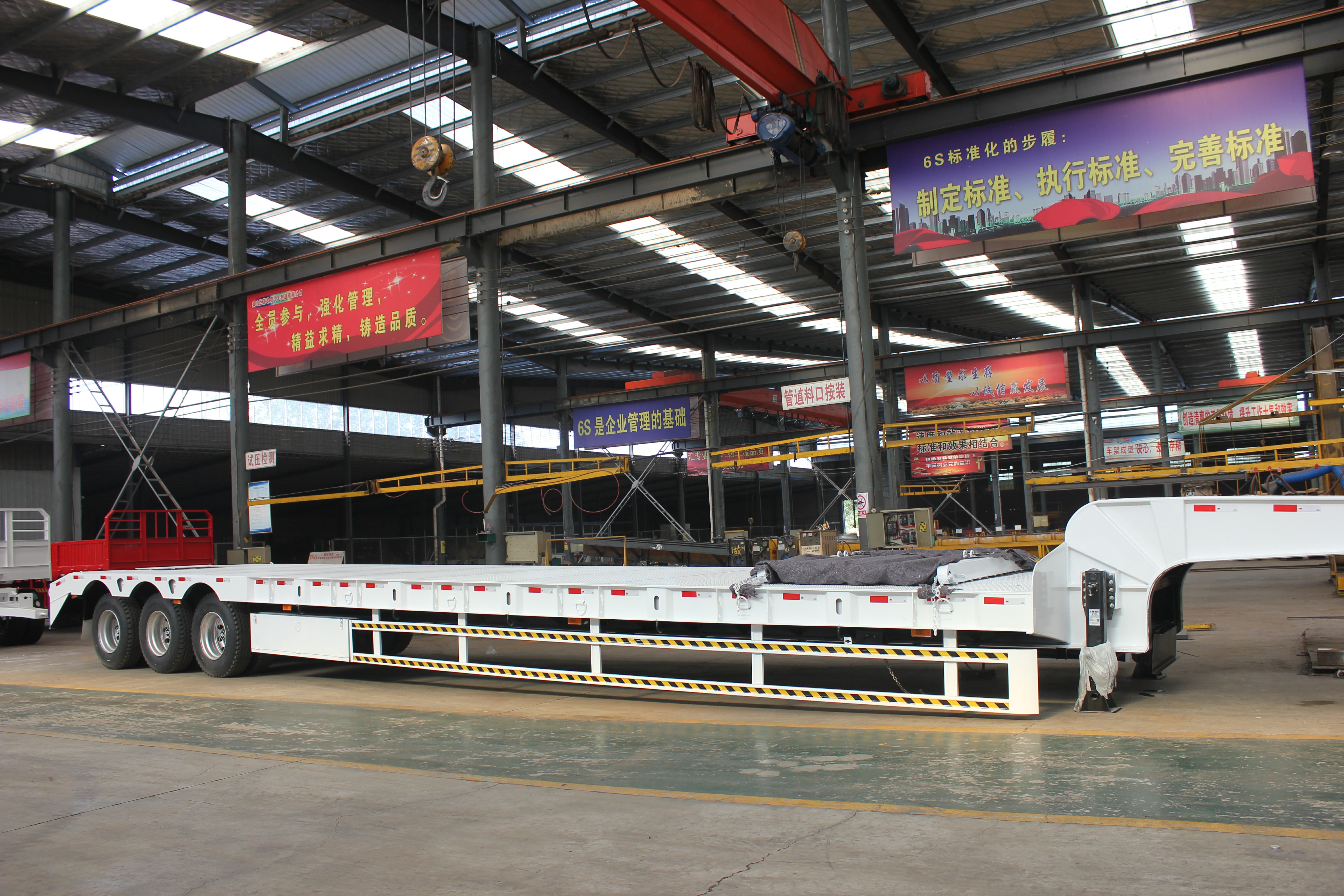 Heavy Load Gooseneck Lowboy Semi Trailer for Excavator Transport 3 Axles 4 Axles 12m 15m