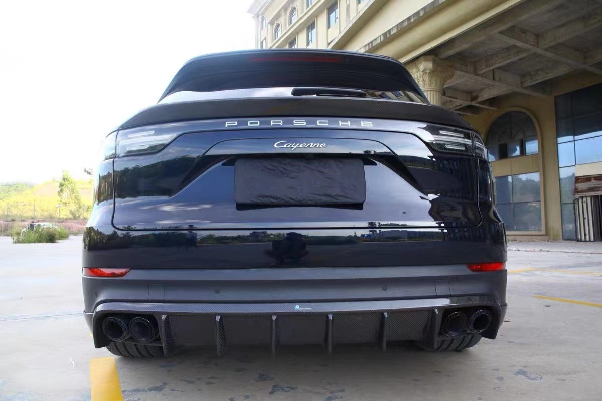 Replacement 2019 Porsche Cayenne Body Kit Side Skirts Dry Carbon Fiber Diffuser Spoiler