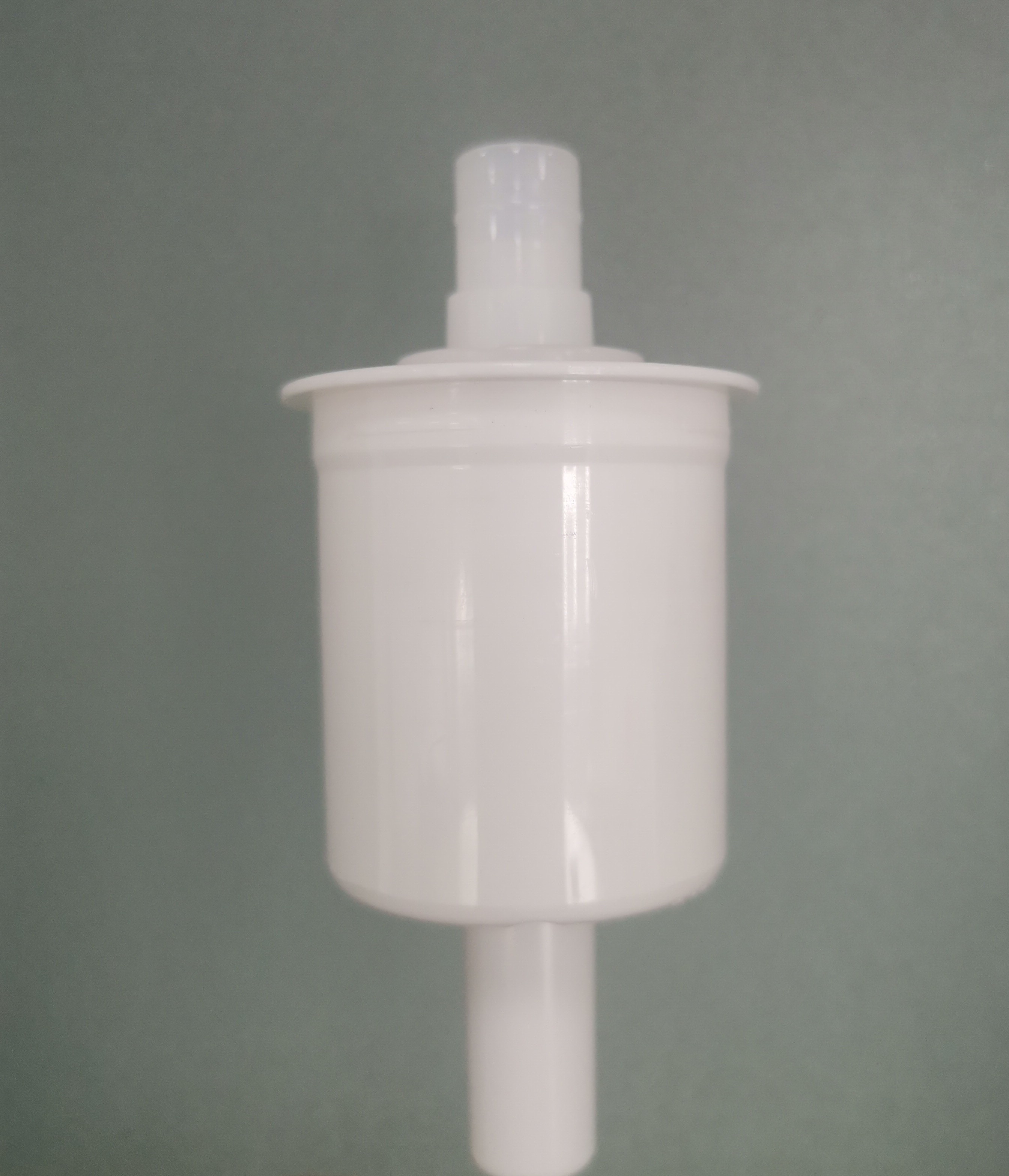 White Housing Bottle Foam Dispenser Transparent Housing and 43-410-D Closure Model