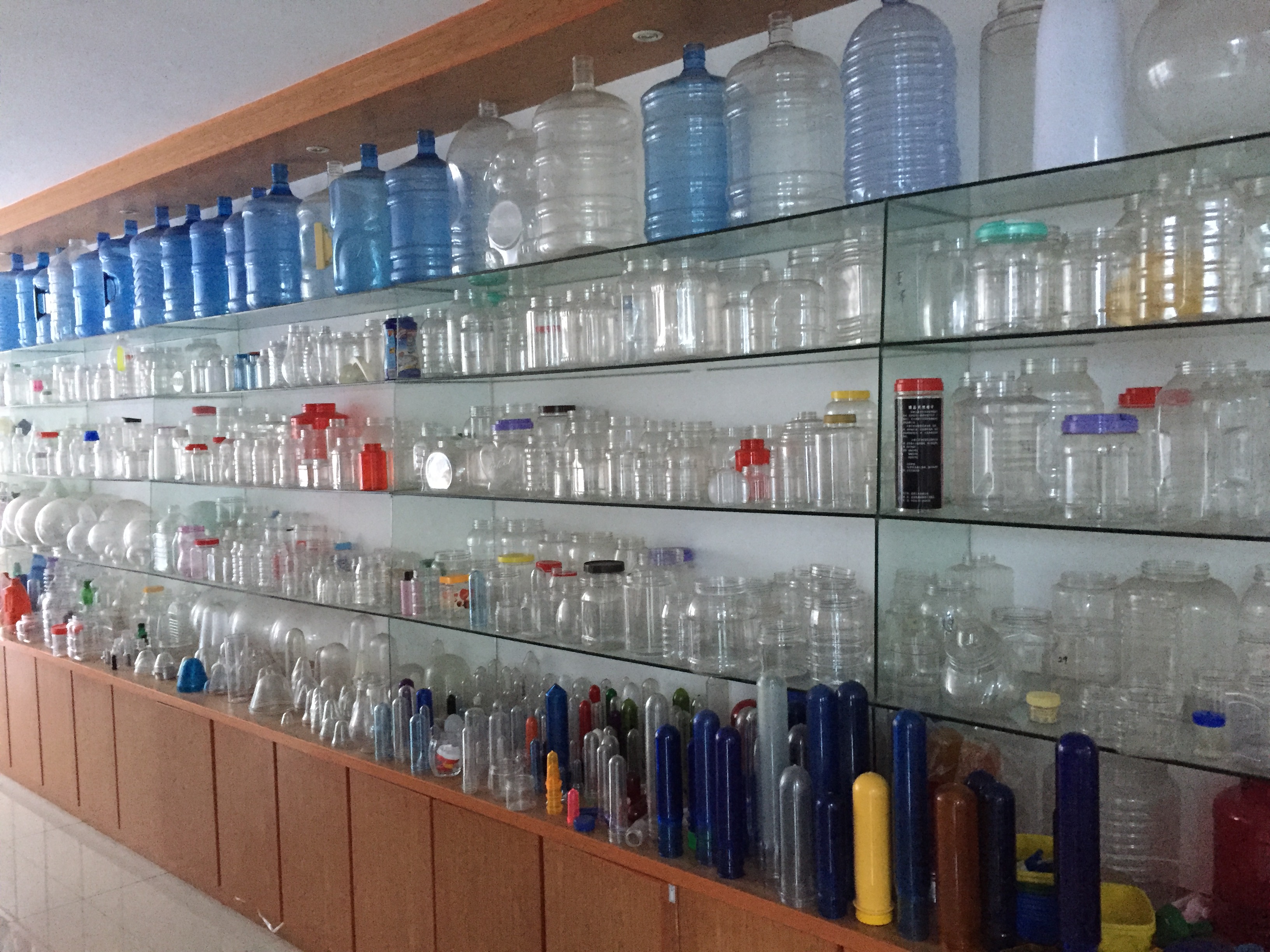 25-30 kW Power LGD-4-15 Plastic Pet Bottle Making Machine for Food Beverage Packaging