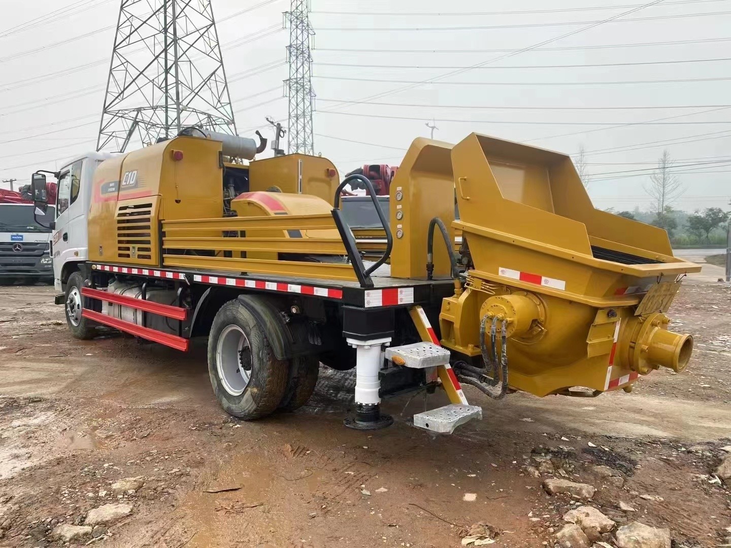 2019 Model Used Transported Mobile Concrete Pump Sany Chassis With YC4E6185 Engine