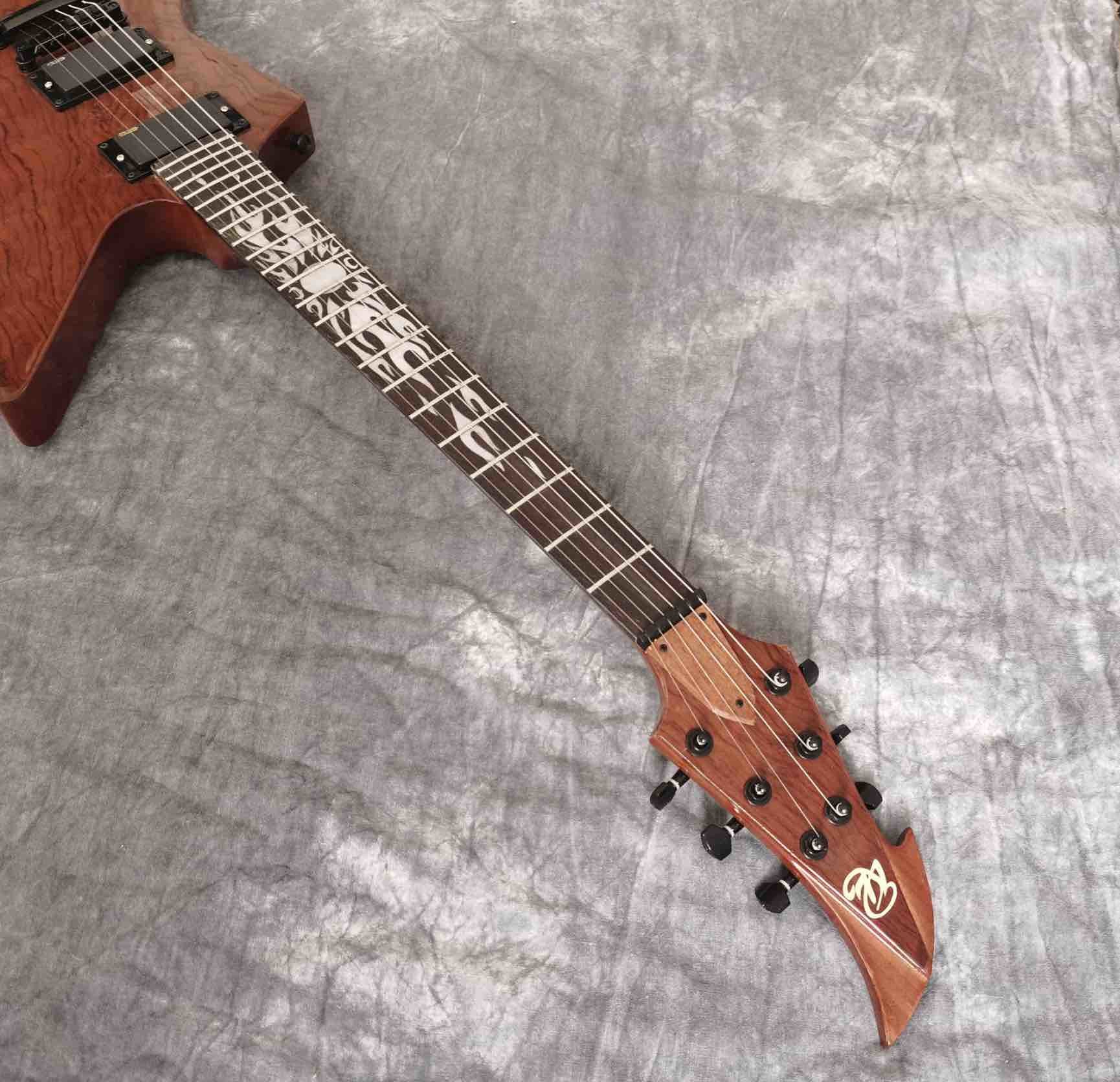 Rosewood Fingerboard Sun Inlays Fingerboard Electric Guitar in Brown with Black Hardware