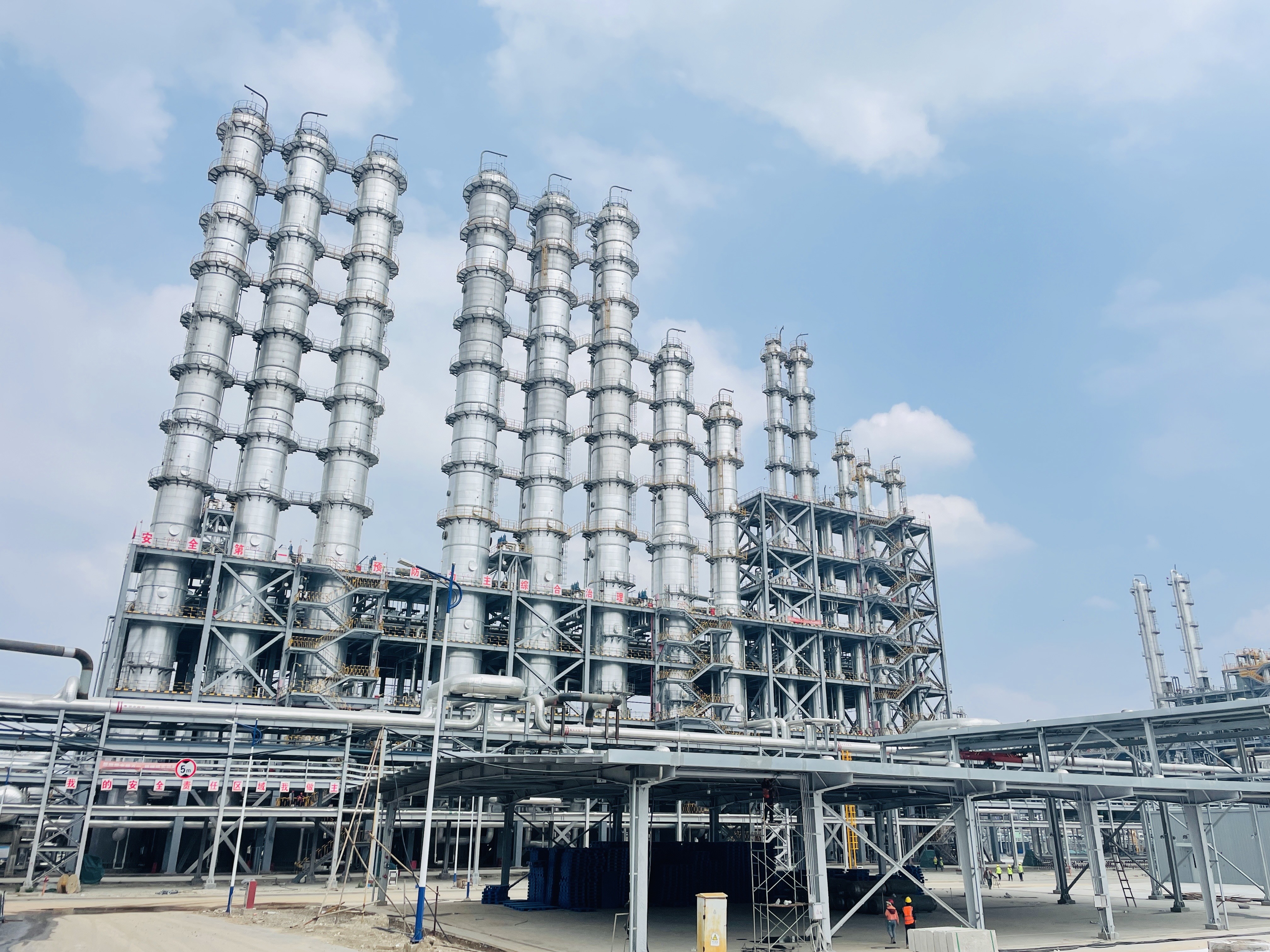 200M2 Steel Inconel Chemical Heat Exchanger Equipment Of Hot Fluid To Cold Fluid