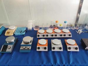 Quality 120mm Ceramic Panels Magnetic Stirrer Knob Type 2L 1500rpm wholesale