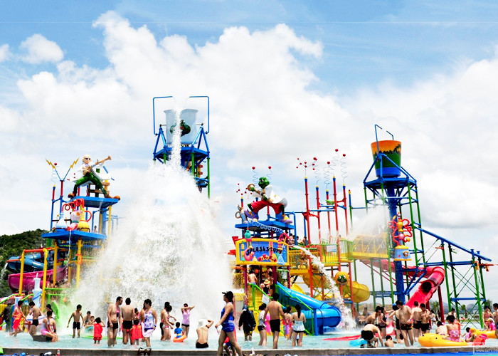 Fiberglass Aquatic Play Equipment Customized Water House For Family Fun