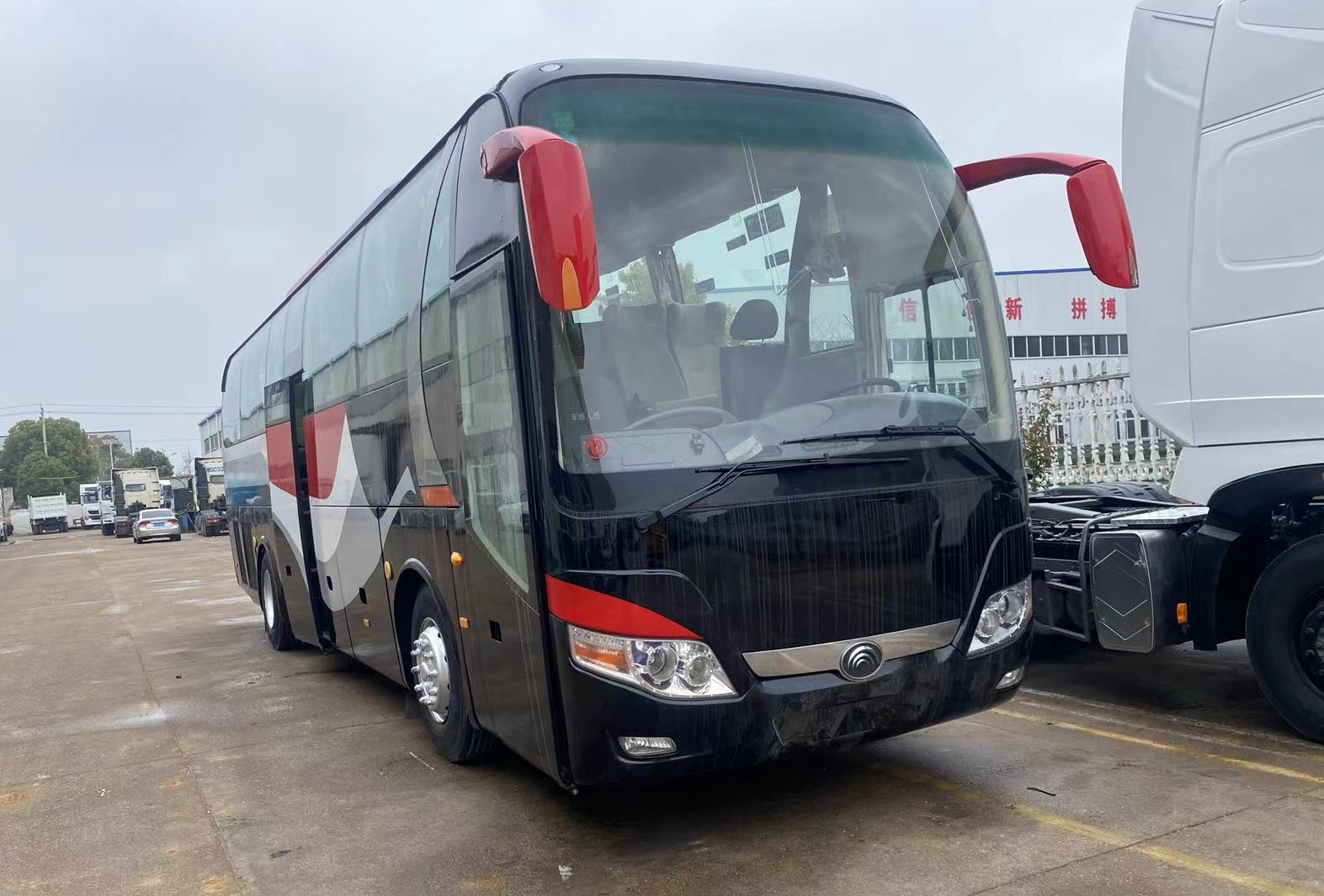 Customized 11M Coach Bus with Good Condition and Seats 31 50 in Various Colors