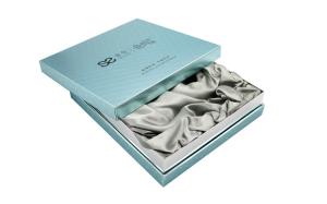 Quality 2 Piece Rigid Cardboard Box For Cosmetic Set Gold Hot Stamping Foiled wholesale