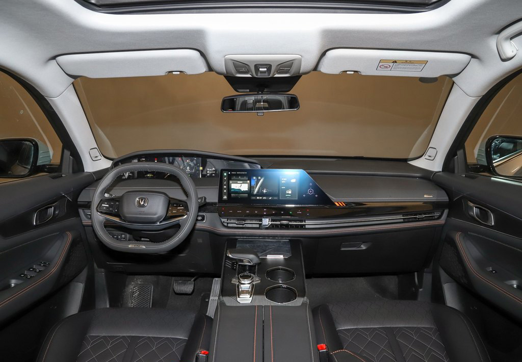 chinese new design MAXUS G20 EV MPV