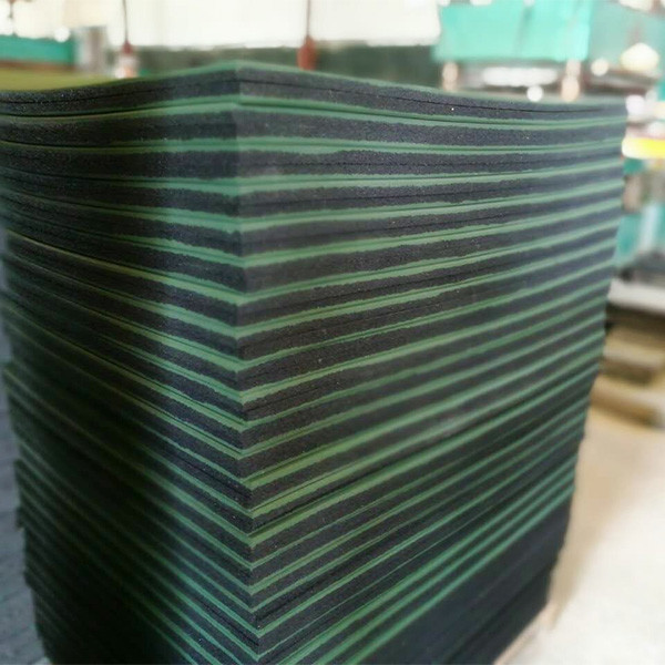 EPDM Rubber Flooring Tiles 100x100cm 50x50cm PSA Lamination For Gym