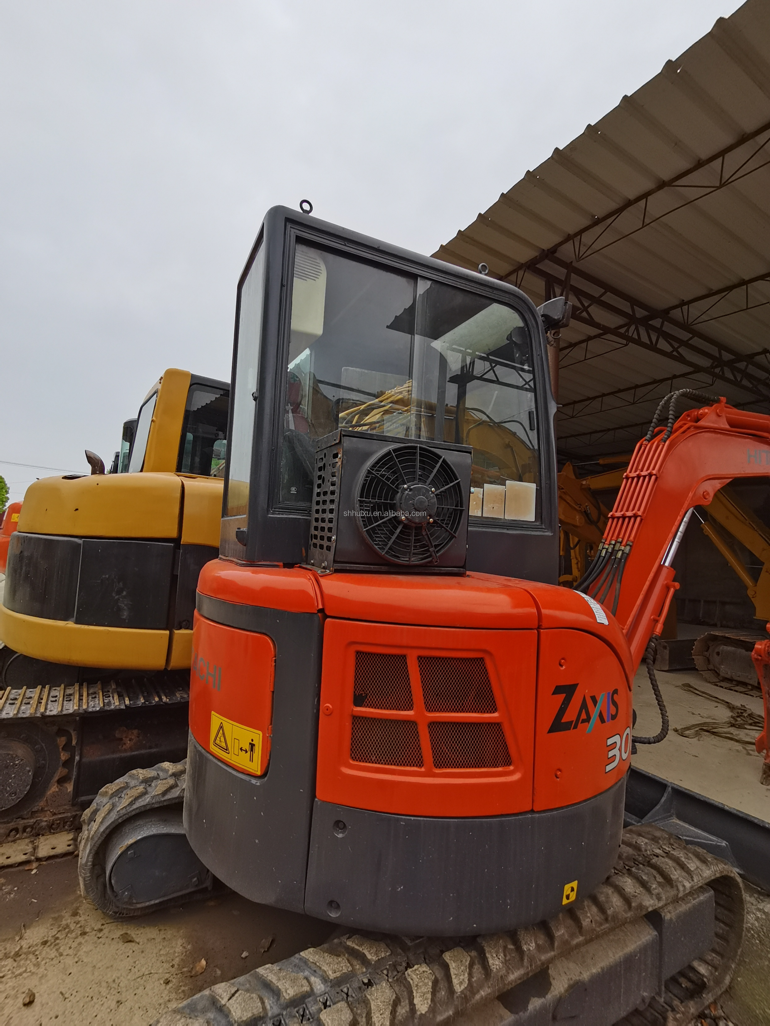 used hitachi zx30U crawler excavator 3 ton mini zx30U excavator with attachments hydraulic zx30U
