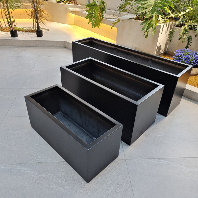 Matte Garden Fiberglass Flower Pots Black Color For Outside