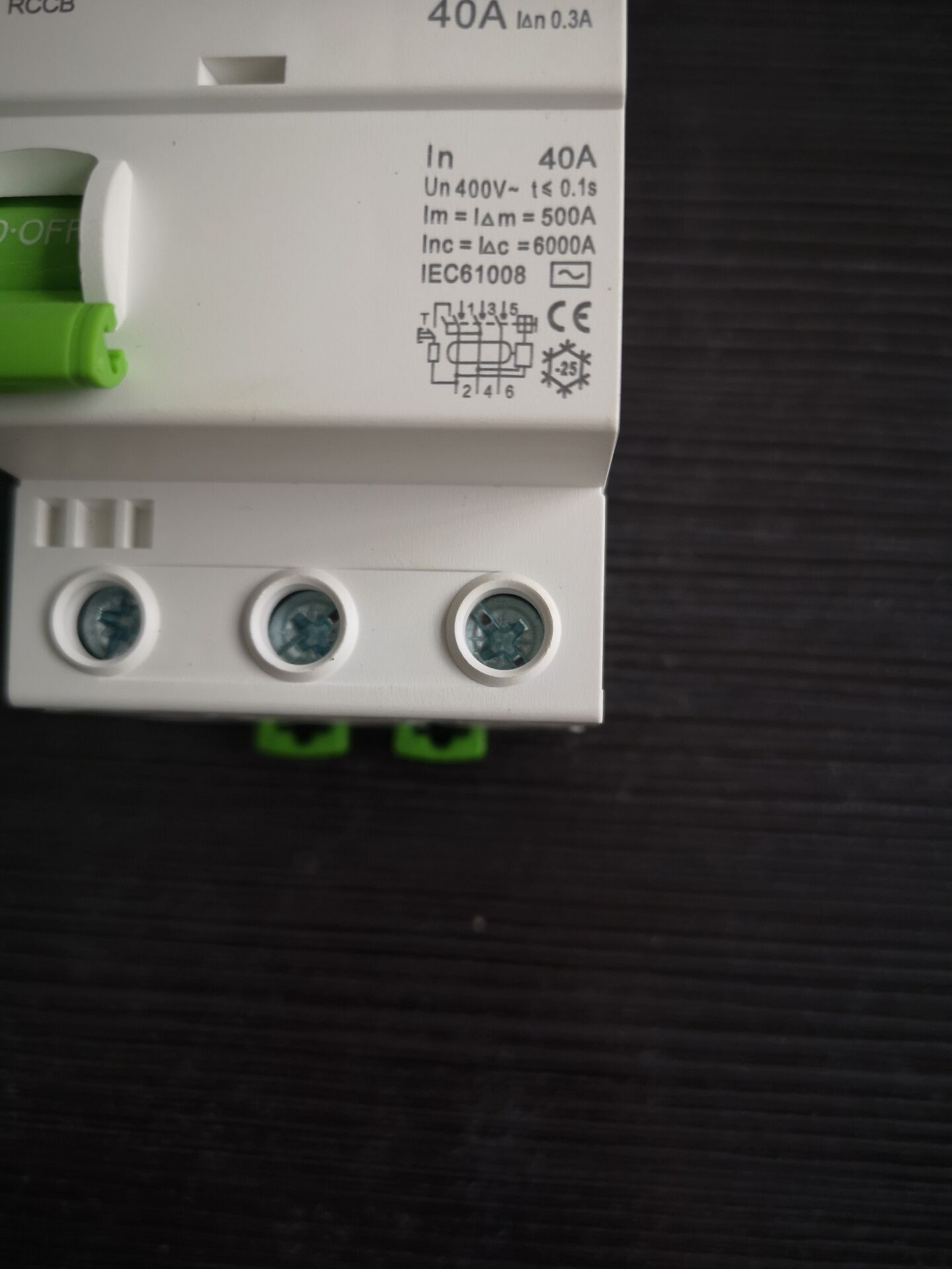 380VAC 3P 40A RCCB for protecting the motor