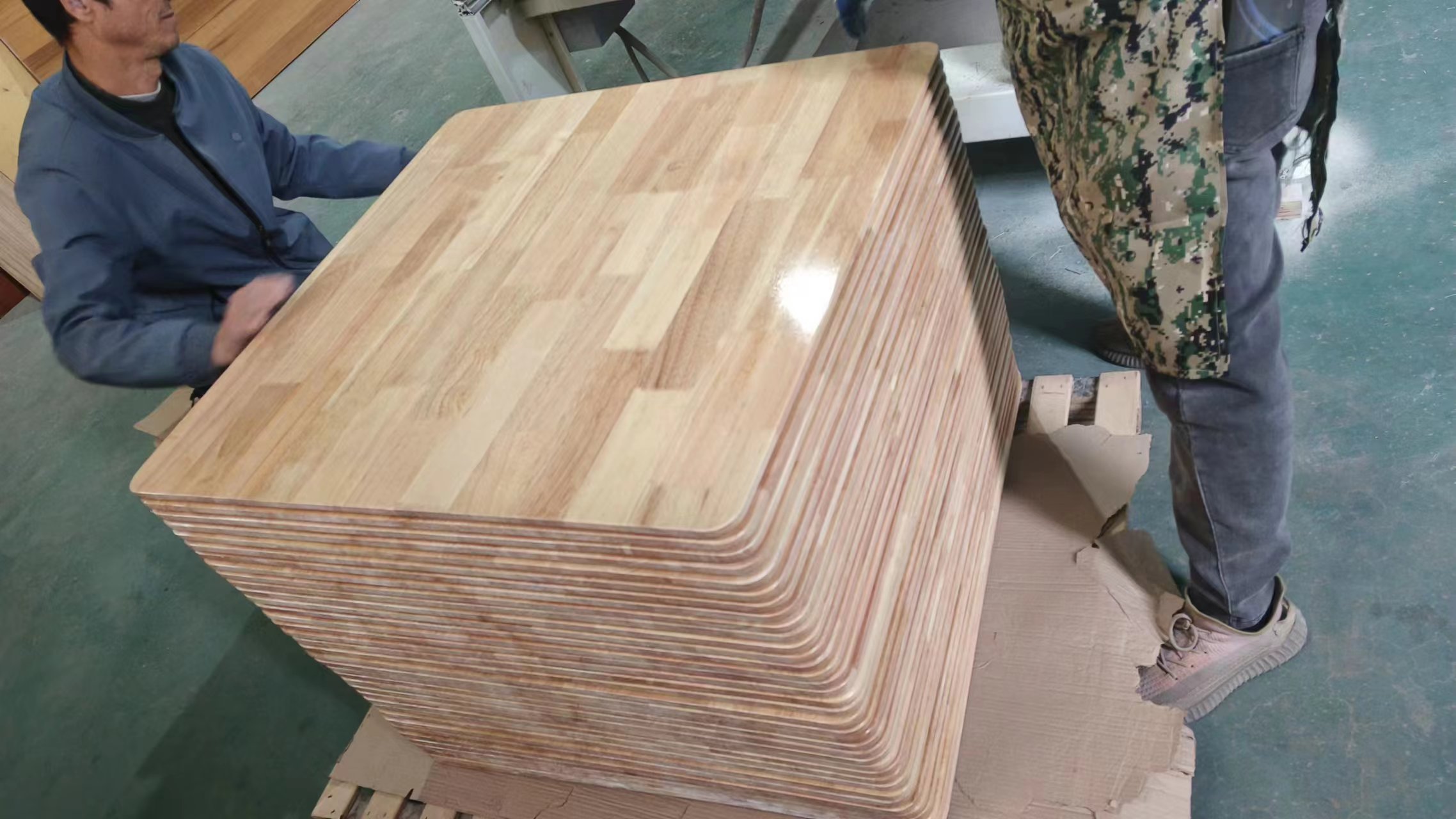 Solid Wood Desktop UV Oak Board Rubber Wood Finger Joint Board for Solid Wood Desktops