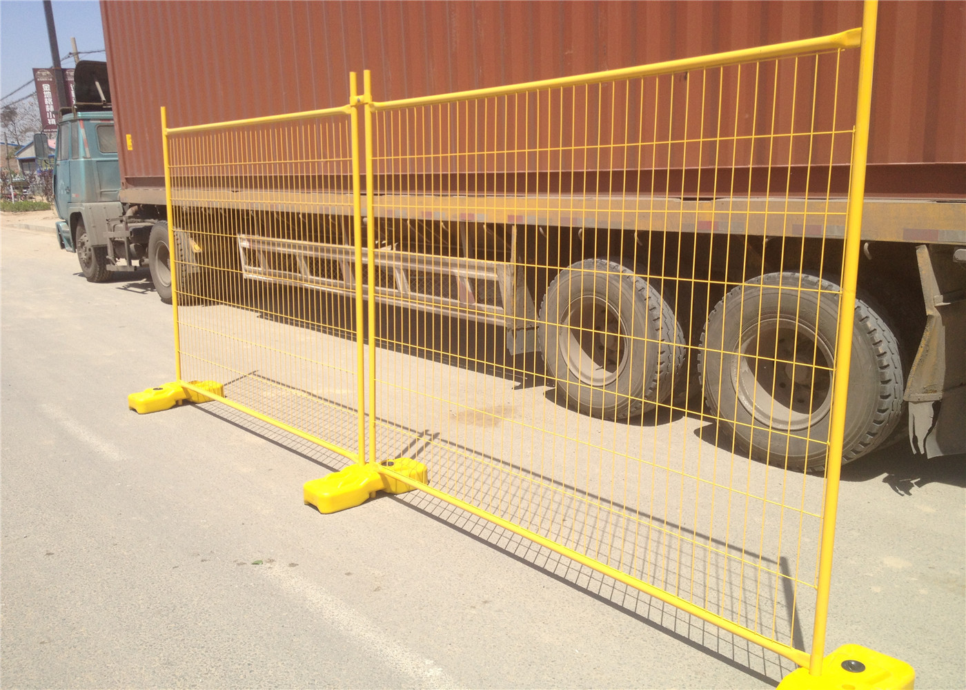 Light Duty Temp Fence Panels Temporary Fence Mesh 2000mm Height X 2200mm Width