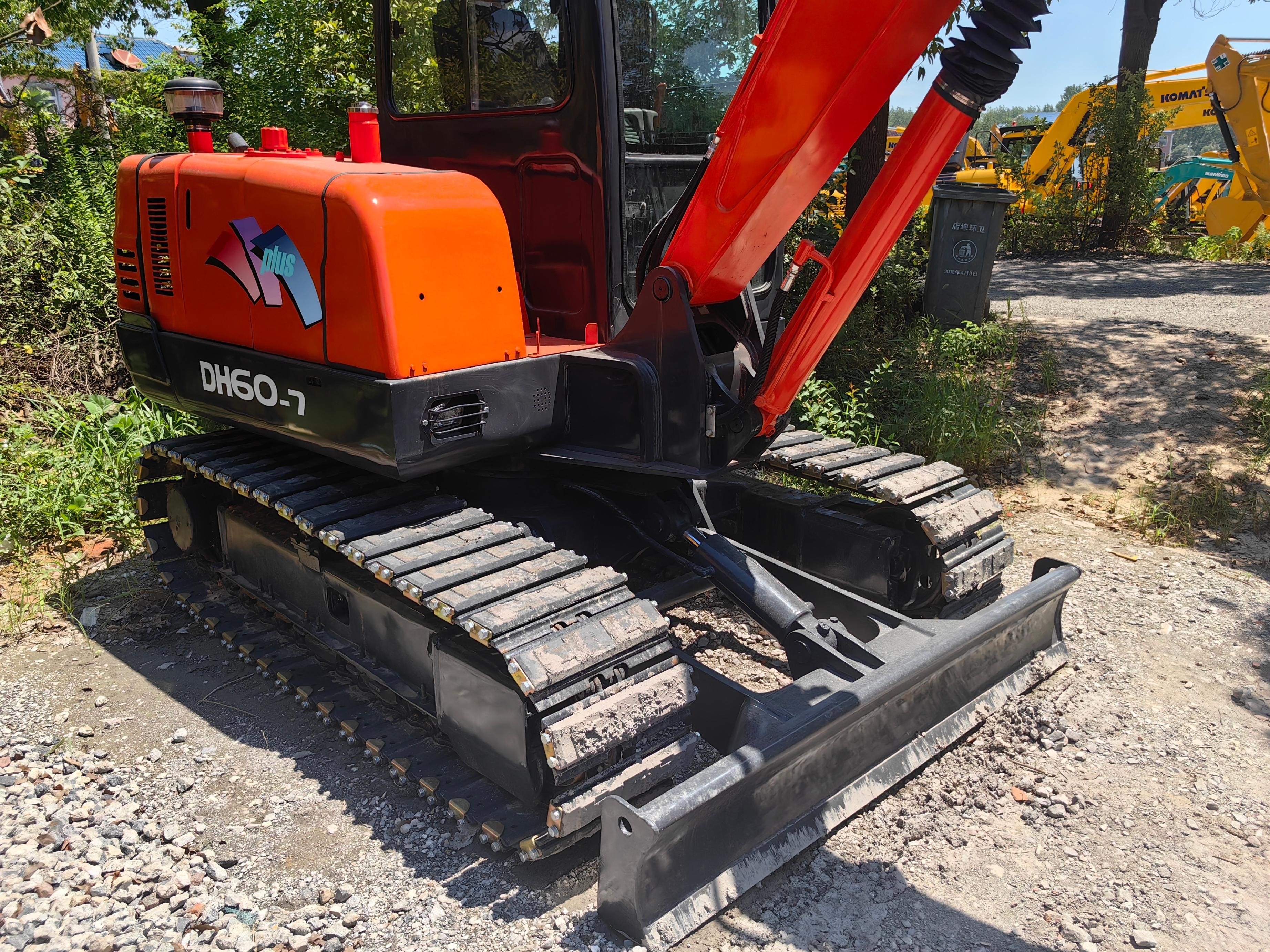 6ton Used Doosan Mini Excavator DH60 Excavator 0.2m3 Bucket Used Mini Track Hoes